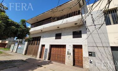 Venta casa de 5 ambientes con cochera y quincho en Quilmes Oeste