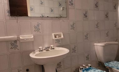 Venta casa de 5 ambientes con cochera y quincho en Quilmes Oeste