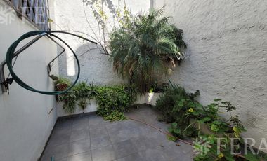 Venta casa de 5 ambientes con cochera y quincho en Quilmes Oeste