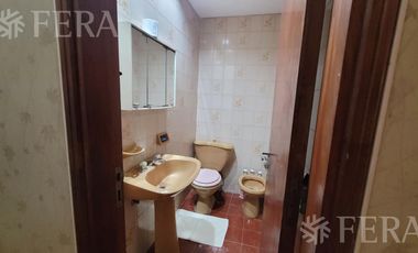 Venta casa de 5 ambientes con cochera y quincho en Quilmes Oeste