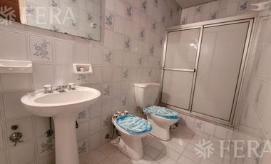 Venta casa de 5 ambientes con cochera y quincho en Quilmes Oeste