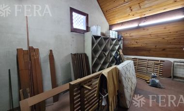 Venta casa de 5 ambientes con cochera y quincho en Quilmes Oeste