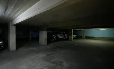 Departamento 2 amb al lateral con balcon corrido y cochera fija