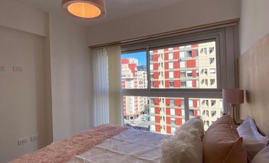 Departamento 2 amb al lateral con balcon corrido y cochera fija