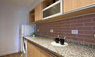 Departamento 2 amb al lateral con balcon corrido y cochera fija