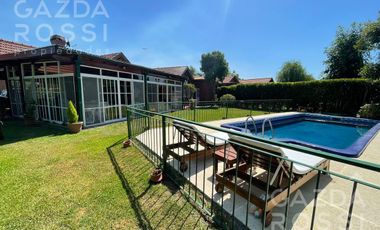 Hermosa casa 5 ambientes a la venta  en Campos de Echeverria, Canning