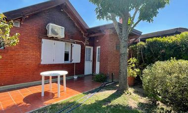 Hermosa casa 5 ambientes a la venta  en Campos de Echeverria, Canning