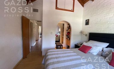 Hermosa casa 5 ambientes a la venta  en Campos de Echeverria, Canning