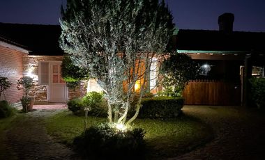 Hermosa casa 5 ambientes a la venta  en Campos de Echeverria, Canning