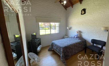 Hermosa casa 5 ambientes a la venta  en Campos de Echeverria, Canning