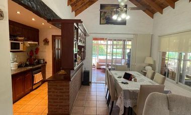 Hermosa casa 5 ambientes a la venta  en Campos de Echeverria, Canning