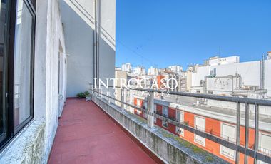 Venta Permuta Oficina Amplia Balcon al frente