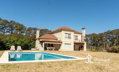 Casa en venta en Pinares Country Club en E1