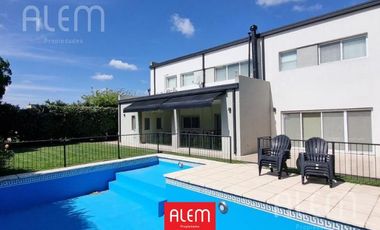 Hermosa Casa en Venta en La Horqueta de Echeverria
