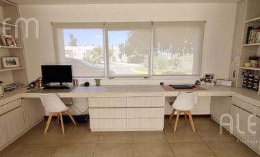 Hermosa Casa en Venta en La Horqueta de Echeverria