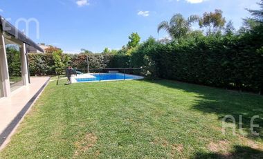 Hermosa Casa en Venta en La Horqueta de Echeverria