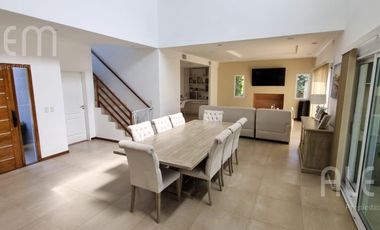 Hermosa Casa en Venta en La Horqueta de Echeverria