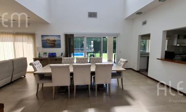 Hermosa Casa en Venta en La Horqueta de Echeverria
