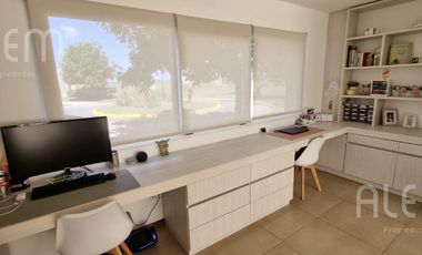 Hermosa Casa en Venta en La Horqueta de Echeverria