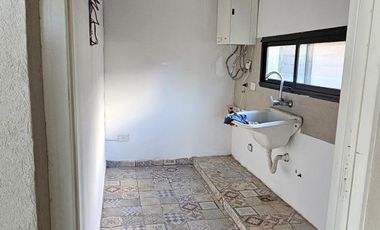 Casa en venta - 4 Dormitorios 3 Baños - Cocheras - 870Mts2 - Escobar