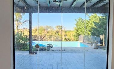 Casa en venta - 4 Dormitorios 3 Baños - Cocheras - 870Mts2 - Escobar