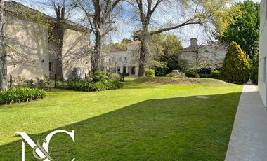 Casa en venta en Abril Club De Campo
