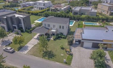 Casa En El Canton -  Barrio  Puerto PG