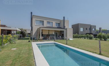 Casa En El Canton -  Barrio  Puerto PG