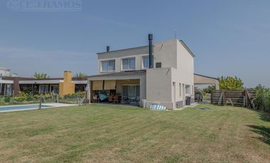 Casa En El Canton -  Barrio  Puerto PG
