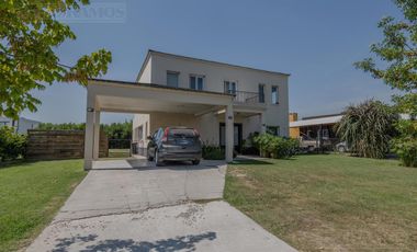 Casa En El Canton -  Barrio  Puerto PG