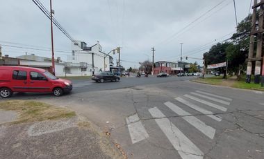 VENTA- Terreno en  esquina zona comercial en Villa Gobernador Galvez