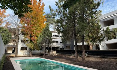 Departamento en complejo en Parque Leloir a la venta