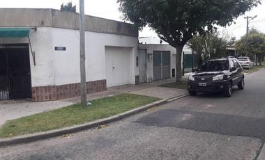 CASA EN  VENTA 3 AMBIENTES EN QUILMES