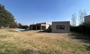 Casa en venta en San Matias, Área 1