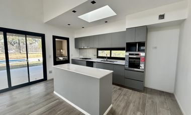 Casa en venta en San Matias, Área 1