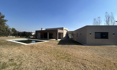 Casa en venta en San Matias, Área 1