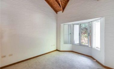 Casa en venta - 5 habitaciones 4 baños - patio pileta - 720 mts2- Canning (E. Echeverria)