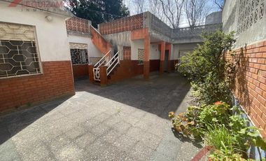 VENTA URGENTE EN BLOCK- DOCUMENTACION AL DIA - OPORTUNIDAD - CASA MULTIFAMILIAR