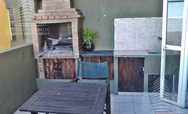 Mono ambiente en muy buen estado con balcon-terraza!