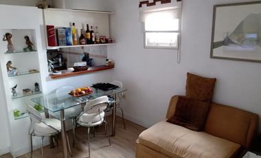 Monoambiente con balcon al frente en venta - Barrio Norte - Beruti 3100