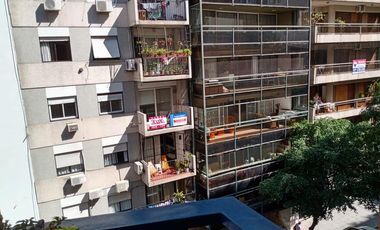 Monoambiente con balcon al frente en venta - Barrio Norte - Beruti 3100
