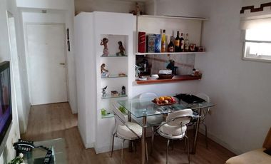 Monoambiente con balcon al frente en venta - Barrio Norte - Beruti 3100