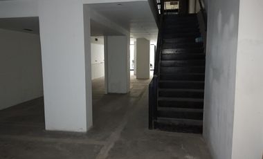 Venta o Alquiler de Local (incluye Expensas )  en Microcentro