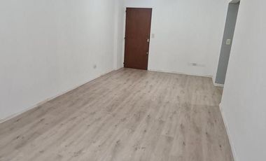 Oportunidad - Departamento  3 ambientes - Piso alto- Remedios De Escalada