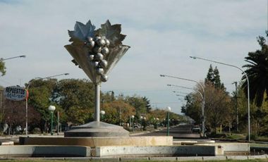 Terreno de casi 3 hectareas sobre calle Luis Tirasso en San Rafael, Mendoza