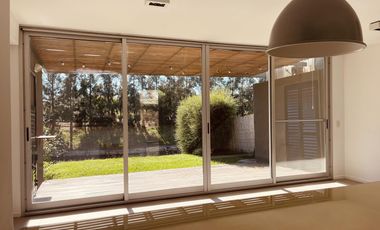 Duplex en el Barrio Islas del golf. Complejo La Mansa. Nordelta