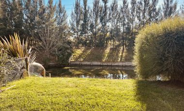 Duplex en el Barrio Islas del golf. Complejo La Mansa. Nordelta