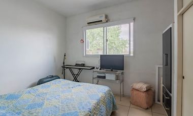 PH en  venta 3 ambientes al frente con Jardin y pileta.