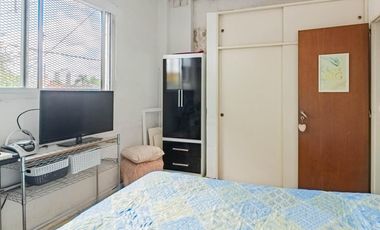 PH en  venta 3 ambientes al frente con Jardin y pileta.