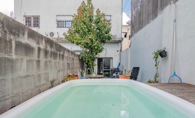 PH en  venta 3 ambientes al frente con Jardin y pileta.